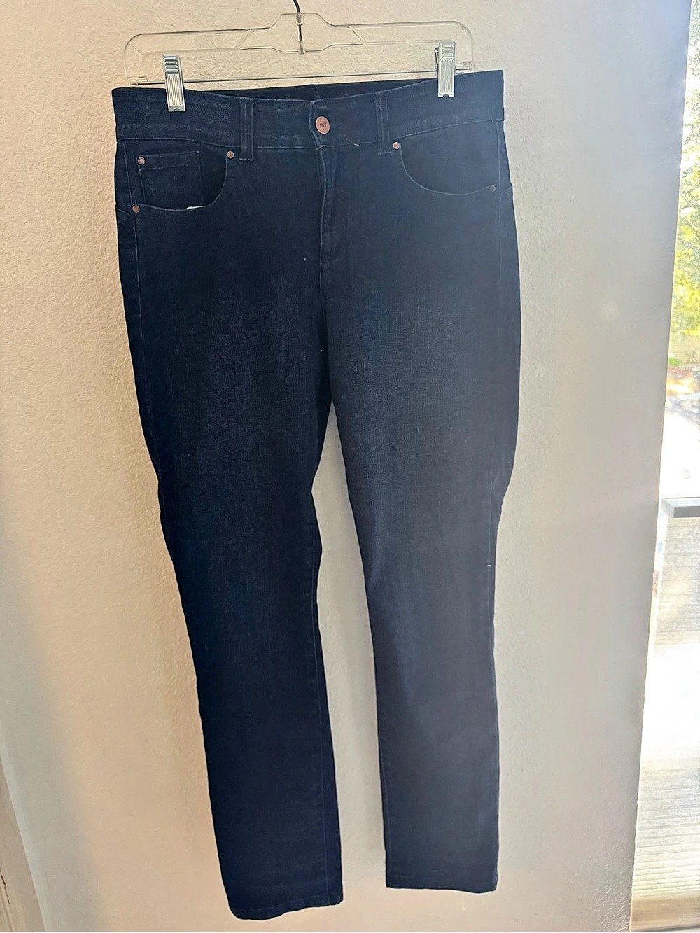 Jones New York Straight Leg Jeans Waist 8 in Blue